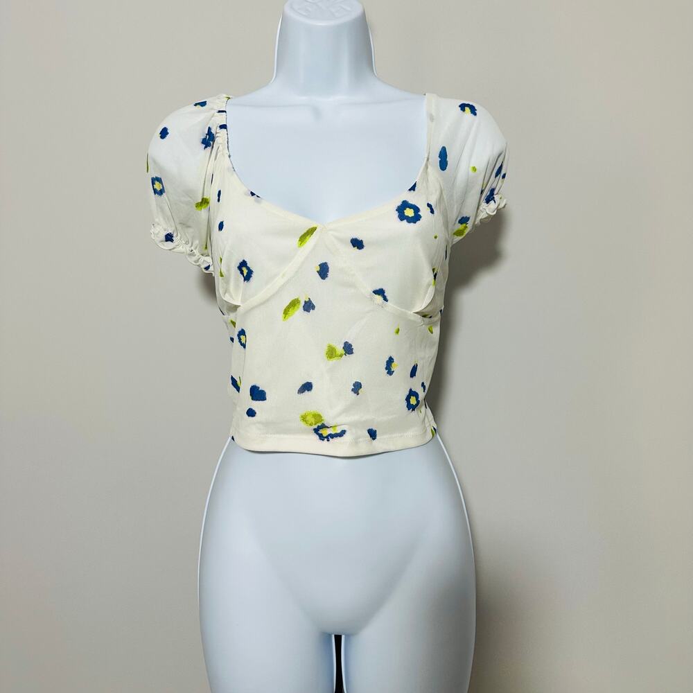 Mesh Crop Top w/Floral Pattern - Picture 2 of 3
